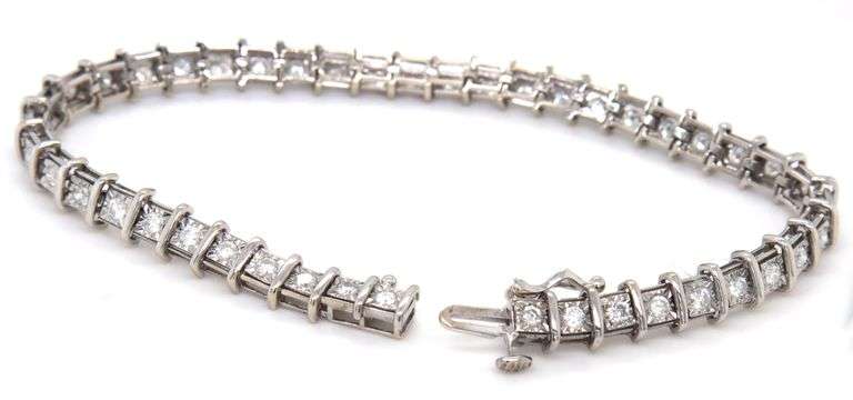 14kt White gold 1.30ctw Illusion set diamond tennis bracelet