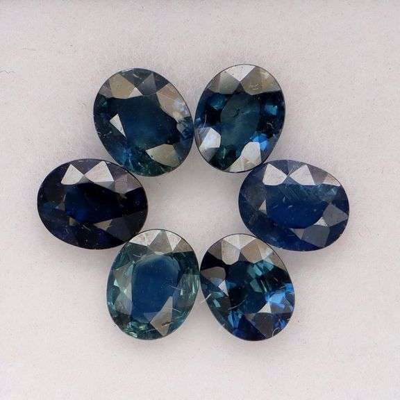 Excellent 2.79ct Royal blue Ceylon Sapphire set! Heated only!