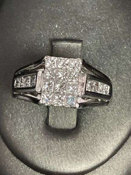 CERTIFIED LADIES 14K WHITE GOLD AND DIAMOND RING