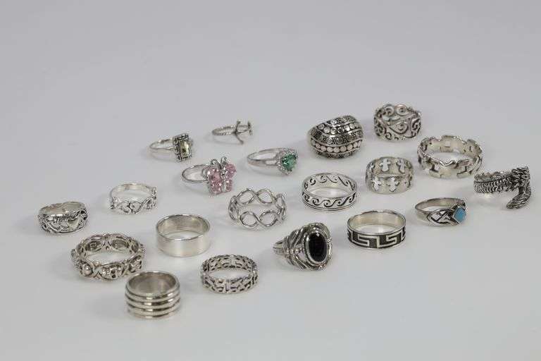.925 Sterling Silver Ring Assortment Various Sizes & Styles (20 Ring Lot)