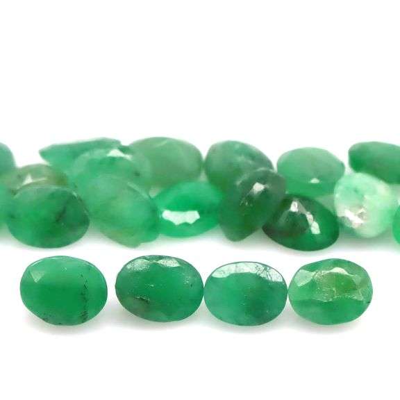 Vivid color in this 8.67ct Zambian Emerald set