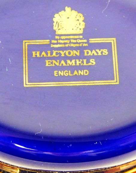 Vintage Halcyon Days Enamel Trinket Box