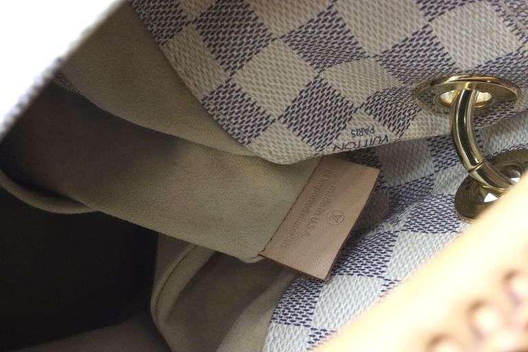 Louis Vuitton Azur Artsy purse