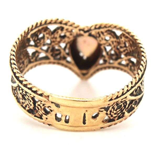 Nice 14K YG Filigree V Ring with Pear Shaped Opal