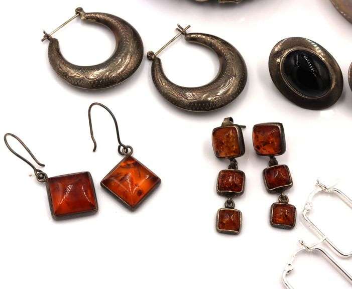 Heavy group lot of vintage 925 sterling silver miscellaneous jewelry
