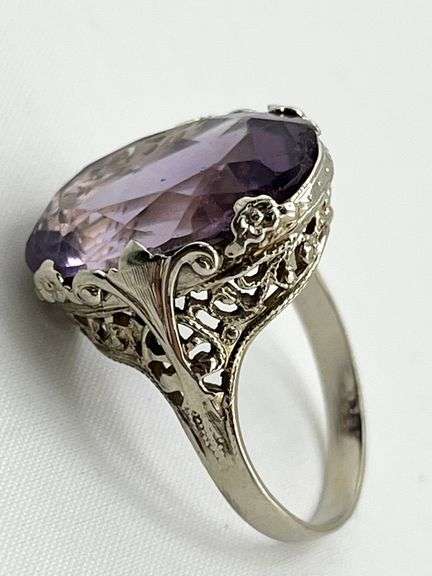14KT White Gold Art Deco Filigree Design Amethyst Ring