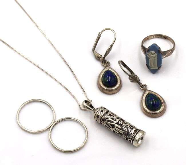 Group lot of vintage 925 sterling silver jewelry