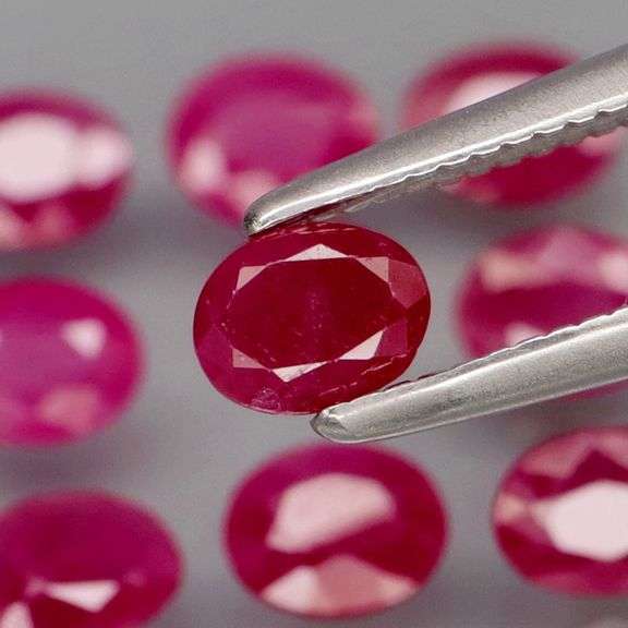 Get ready for 2.30cts of pigeon's blood red Burmese Rubies!!!