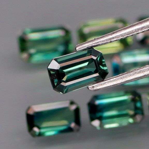 Breath taking! 2.80ct set of blue green Australian Sapphires