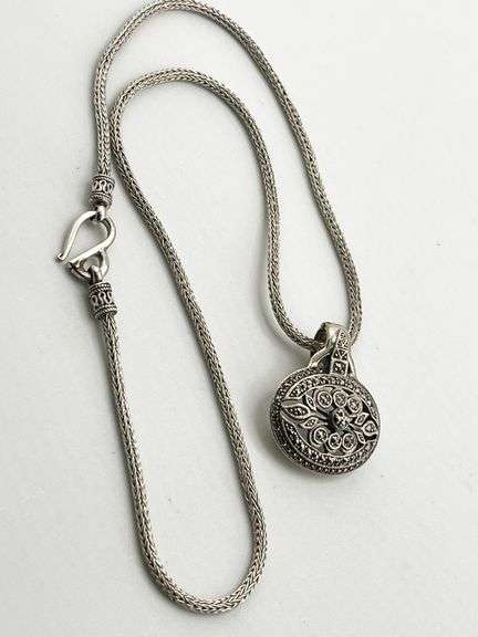 925 Sterling Silver Vintage Atr Deco Marcasite Pendant With Foxtail Suarti Chain Necklace           