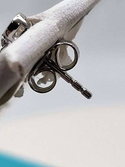 Magnificent pair earring of Tanzanite in Silver – GGA Certified