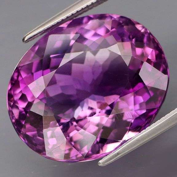 Superb VS grade 15.88ct 18x15mm color shifting royal purple Amethyst