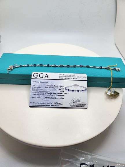 Tanzanite and diamond Bracelet in Silver – GGA Certified. Set in lustrous silver, 2.70 ctw, Size: 7