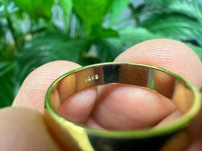 10k Yellow Solid Gold 5mm Domed Plain Men's Women's Wedding Band Size 9