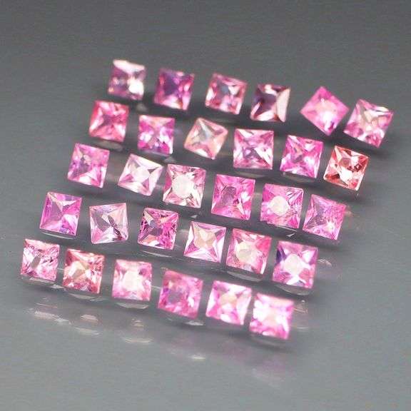Radiant princess cut! 2.92ct pure pink Sapphire set!