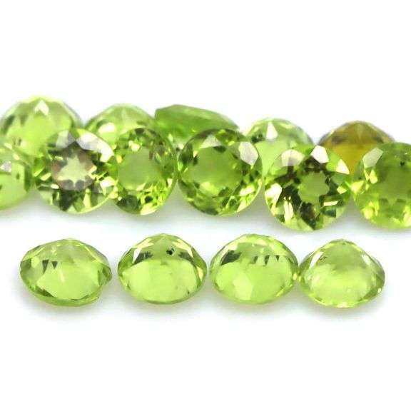 Round cut! Untreated! Matched! 9.30ct Peridot set!