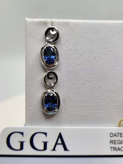 Magnificent pair earring of Tanzanite in Silver – GGA Certified