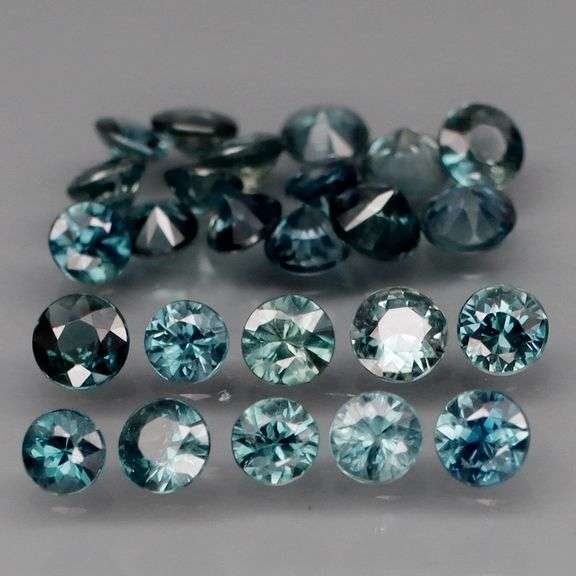 Natural 2.34ct blue Sapphire set with multiple hues