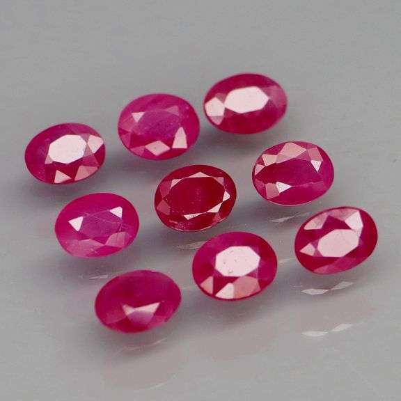 Get ready for 2.30cts of pigeon's blood red Burmese Rubies!!!