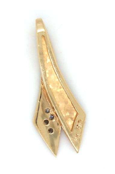 14kt Yellow gold diamond pendant