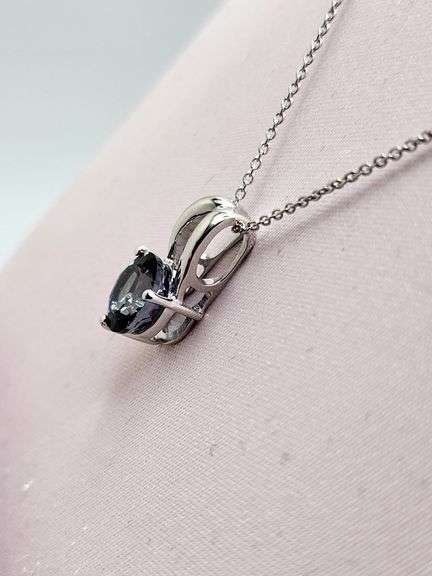 Magnificent Tanzanite Pendent in Silver – GGA Certified, size:18