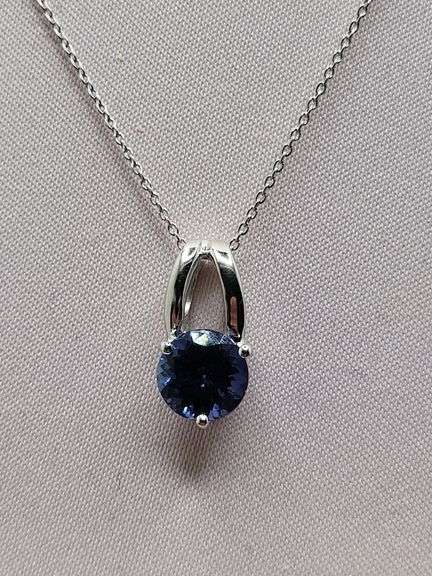 Magnificent Tanzanite Pendent in Silver – GGA Certified, size:18