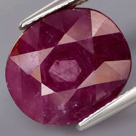 Look at the center of this UNTREATED 15.94ct violet red Winza Ruby!