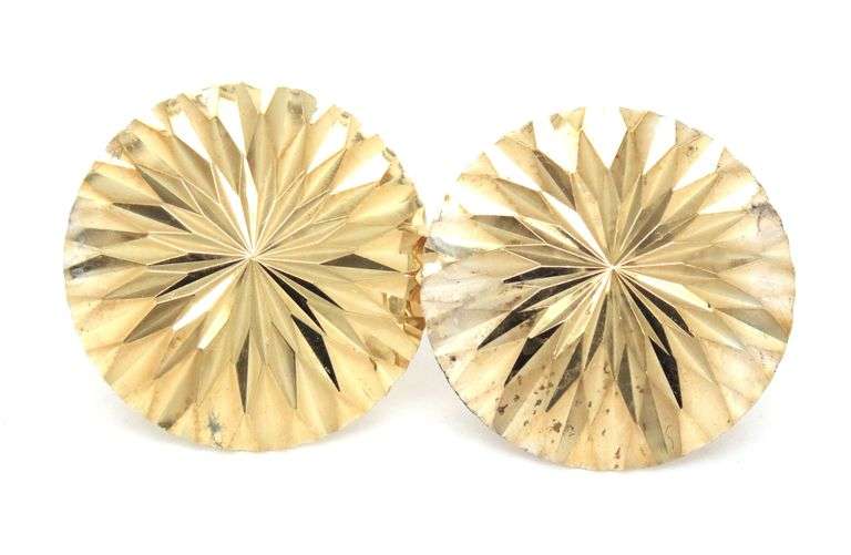 18kt Yellow gold diamond cut starburst stud earrings