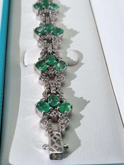 Exotic Emerald Bracelet in Sterling Silver