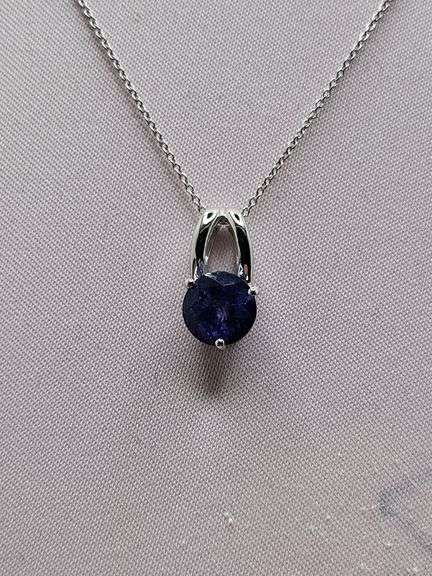 Magnificent Tanzanite Pendent in Silver – GGA Certified, size:18