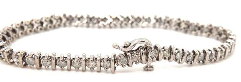 14kt White gold 1.15ctw diamond tennis bracelet