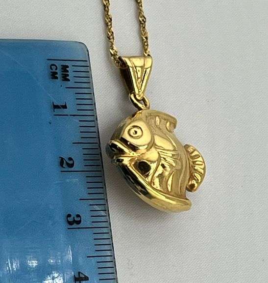 18KT Italian Yellow Gold Puffy Gold Fish Pendant With Twisted Curb Chain