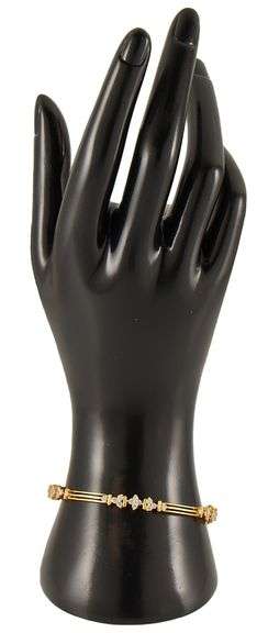 1.65ctw Round Diamond Hinged Bar Bangle Bracelet in 18K