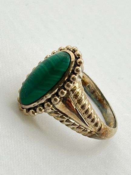 925 Sterling Silver Navajo Style Oval Malachite Ring
