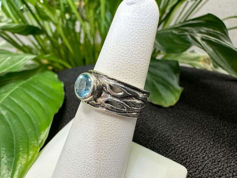 Sterling Silver Natural Gemstone Blue Topaz Ring Size 6