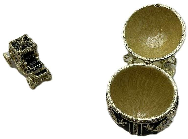 Royal Imperial Black Russian Fabergé Egg Replica with Black Carriage