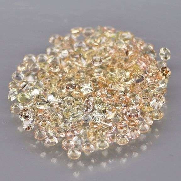 SUPERB!!! VS to eye clean 3.01ct canary yellow Sapphire set