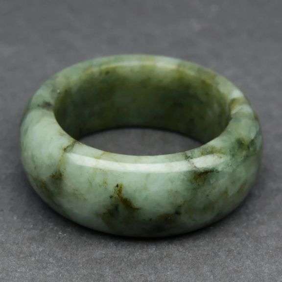 Simply amazing 37.15ct REAL Burmese Jade ring!
