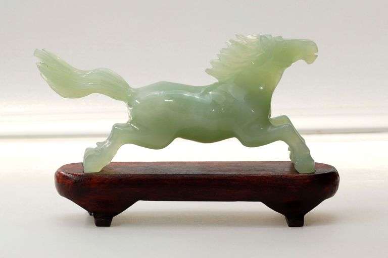 Bowenite Carved Horse Statue