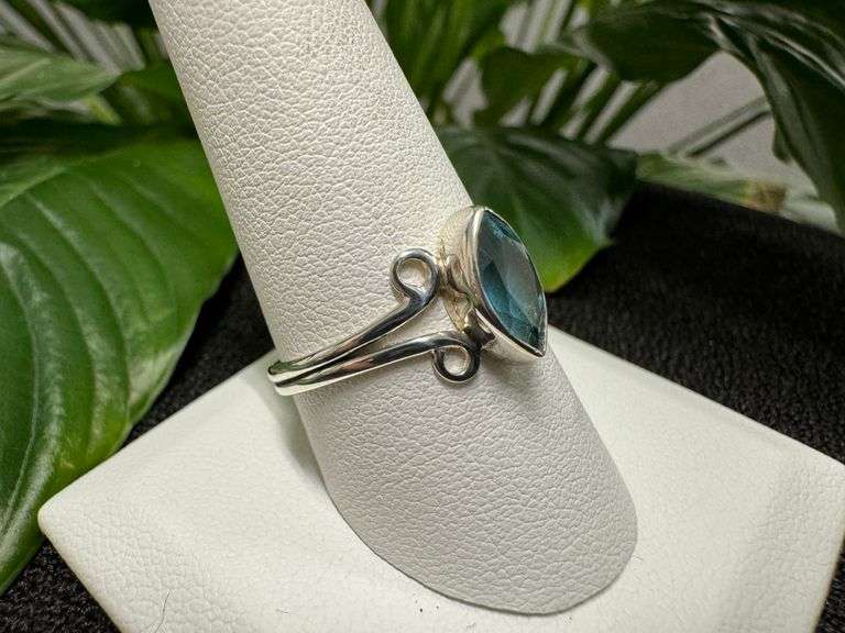 Sterling Silver 925 Natural Gemstone Blue Topaz Ring Size 9