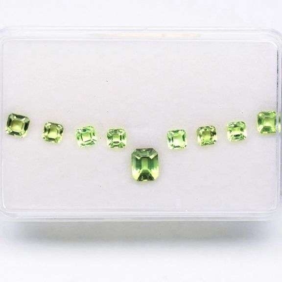 High end 4.15ct VS-IF grade untreated Peridot set