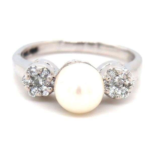 14kt White gold 6.5mm pearl and diamond cluster ring