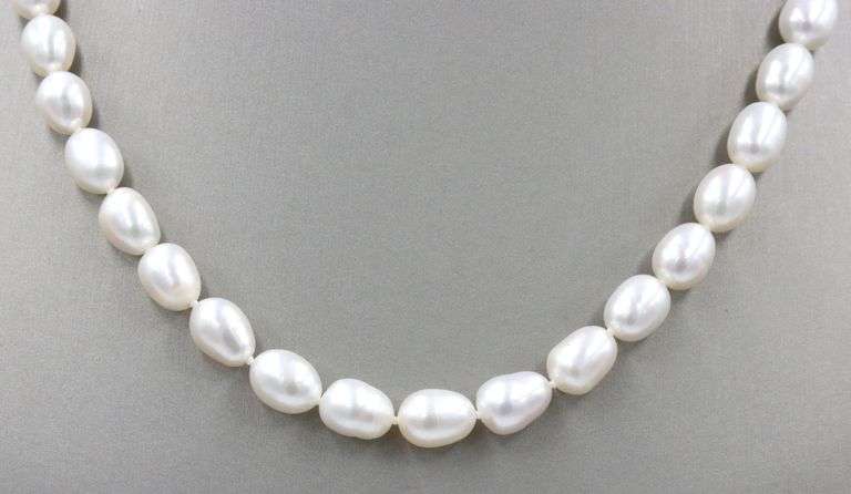 Fresh water pearl strand necklace