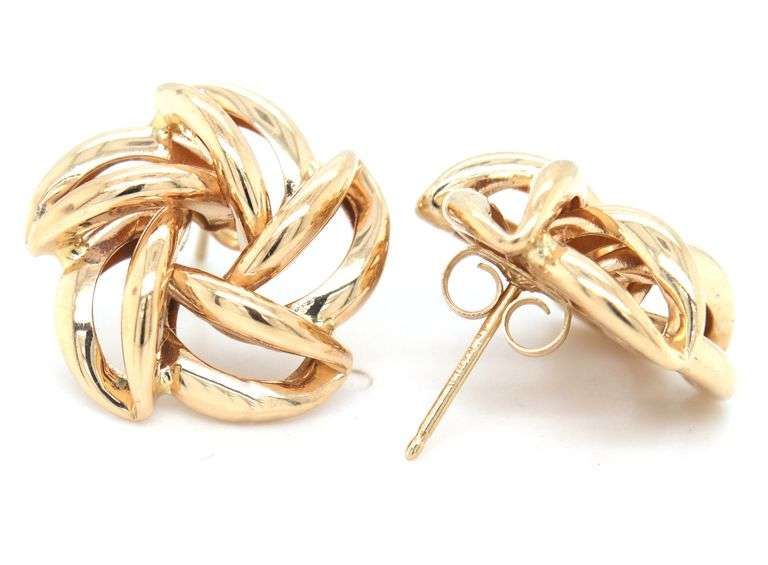 14kt Yellow gold flower stud earrings