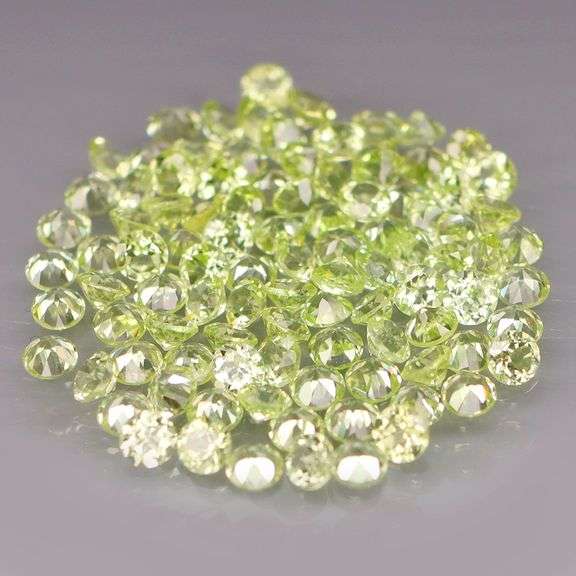 Brilliant! 100 gemstones! 3.60ct untreated lime green Peridot set!