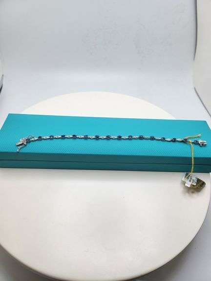 Tanzanite and diamond Bracelet in Silver – GGA Certified. Set in lustrous silver, 2.70 ctw, Size: 7