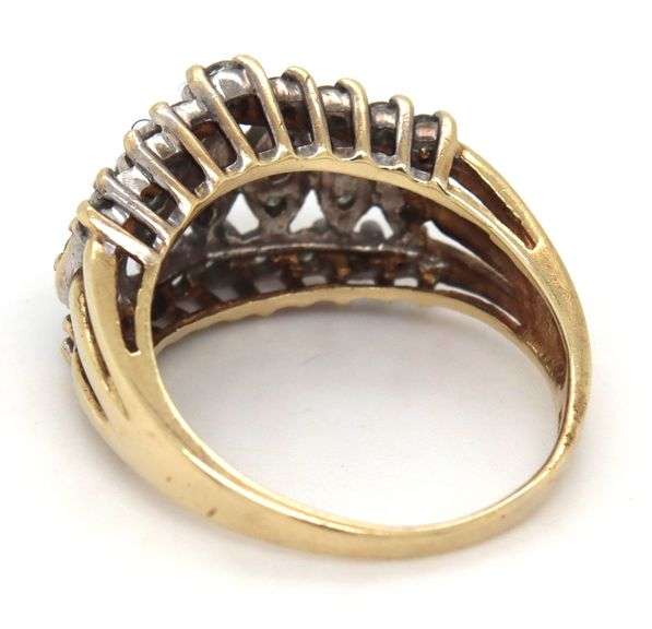 10kt Yellow gold diamond cluster ring