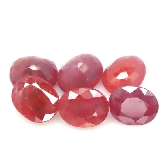 Heavy! Unique color! 11.90ct Imperial red Sapphire set!