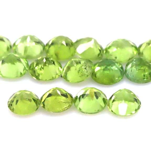 Round cut! Untreated! Matched! 7.40ct Peridot set!