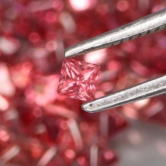 Exquisite 3.39ct set of rare pink Malaya Garnets